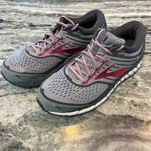 Brooks Ariel, max support and cushion shoes. Near new condition